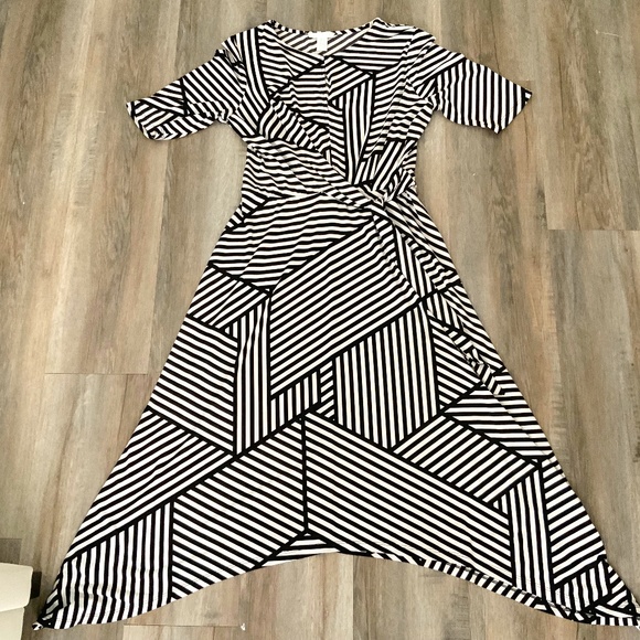 London Times Dresses & Skirts - Black and White Dress